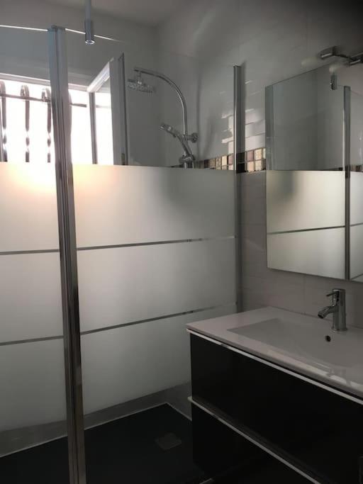 Villa Individuelle Avec Piscine Privée, Clim, Wifi